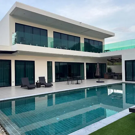 Spacious Pool Retreat In The Avana - Hua Hin